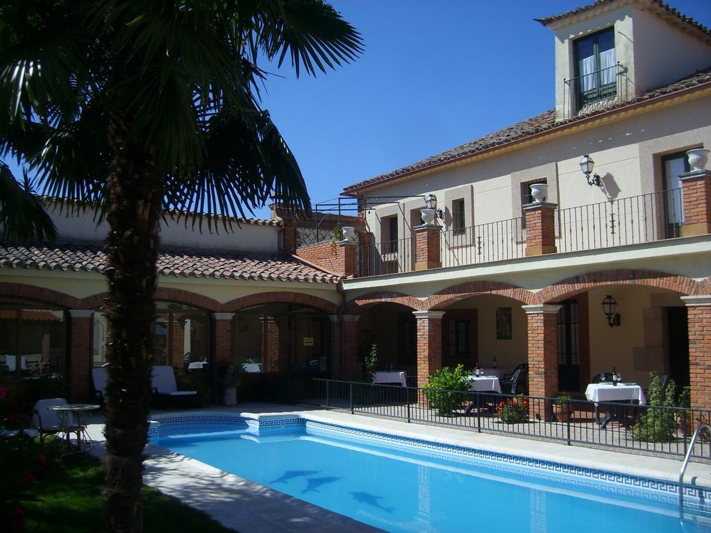 Palacio De Monfarracinos Benavente Exterior photo